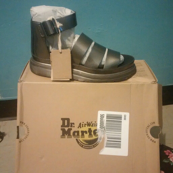 dr martens platform sandals