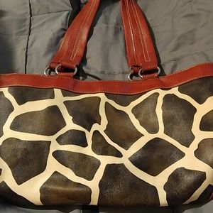 Giraffe design purse