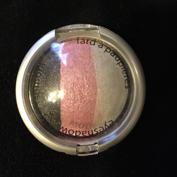 Eyeshadows - Picture 2 of 3