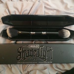 Kat Von D shade and light brush