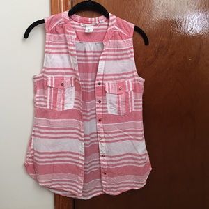 Sleeveless button up