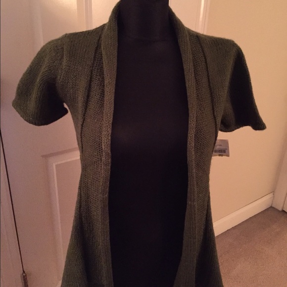 Beautiful short sleeve cardigan - Picture 1 of 2