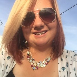 Meet your Posher, Courtney