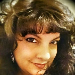 Meet your Posher, Anissa