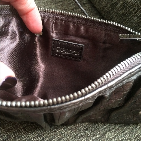 Small platinum bag/wristlet - Picture 3 of 4