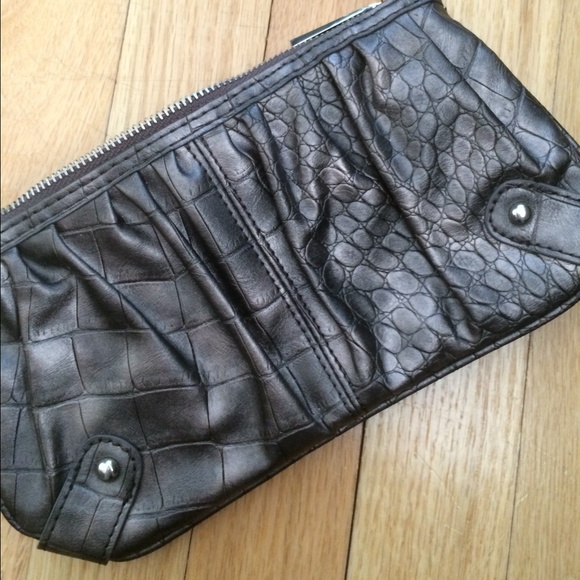 Small platinum bag/wristlet - Picture 4 of 4