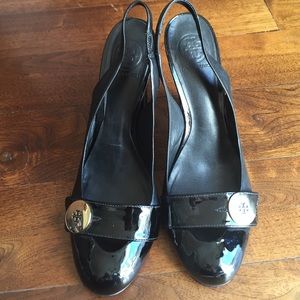 Leather closed-toe sling back Tory Burch pumps