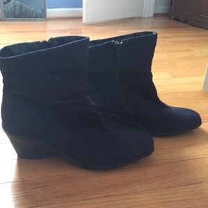 Classic blue high top heels