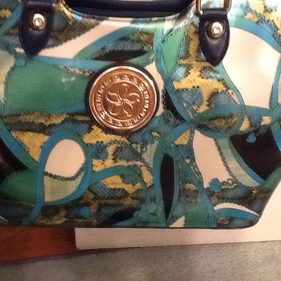 Handbag - Picture 2 of 3