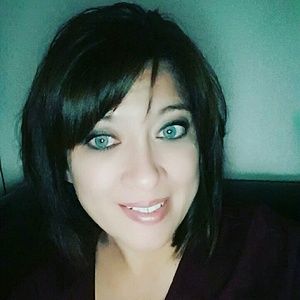 Meet your Posher, Juanita