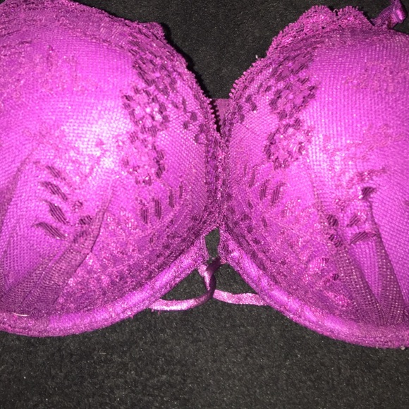 💋SOLD💋Victoria Secret Push Up Bra - Picture 2 of 4