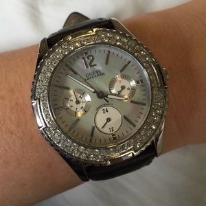 GUESS Mother of Pearl watch/black leather G95354L