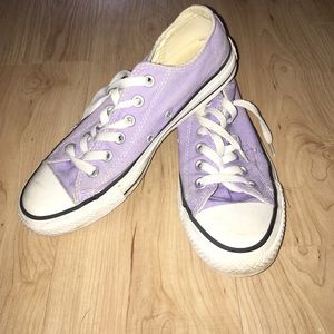 CONVERSE ONLY WORN A FEW TIMES