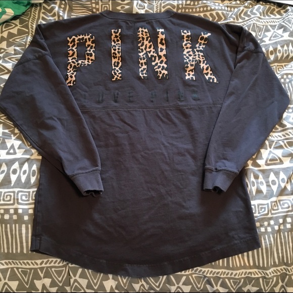 🌻 REDUCED PRICE🌻 Pink Victoria Secret Crew