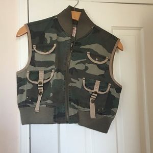 Joy Jeans cropped Camo Vest