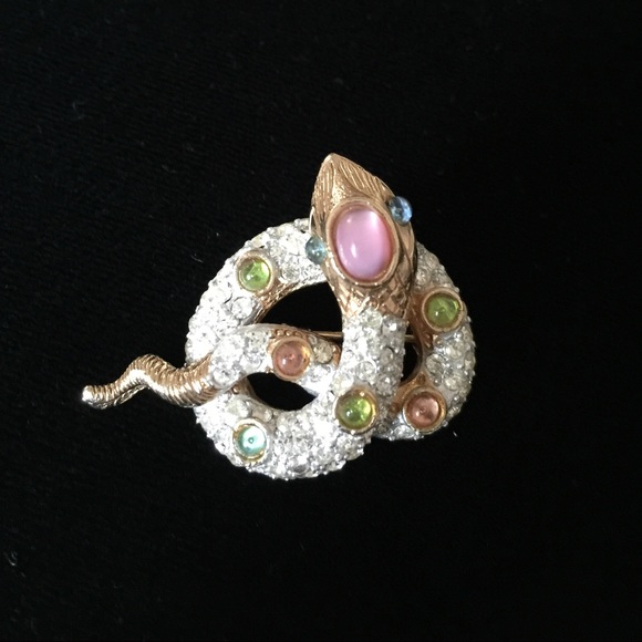 HP🎉🎊🎉WARDROBE GOALS Exotic serpent pin