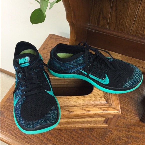 Relisting Nike Free Flyknit 4.0 size 7