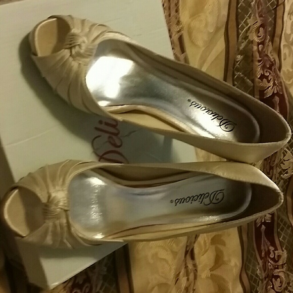 Delicious peep toe pumps