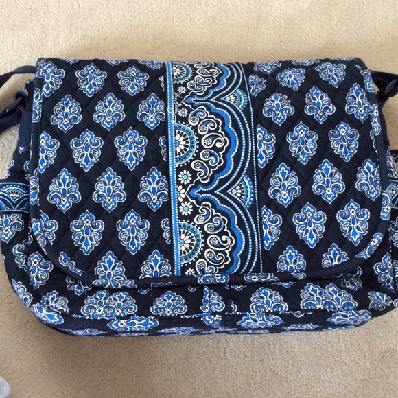 Vera Bradley messenger bag