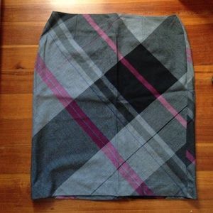 Mid length pencil skirt