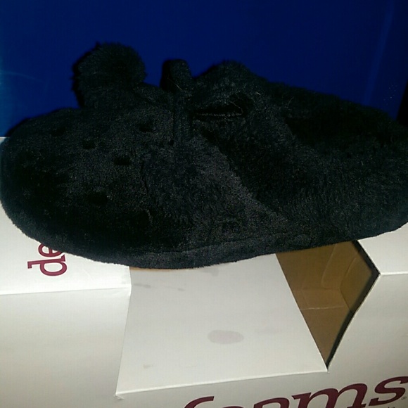 Super cute DearFoams Slippers Black