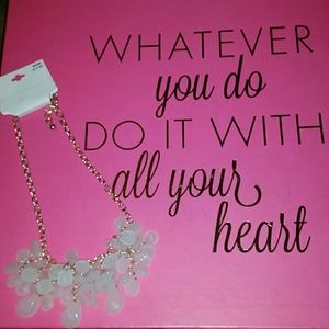 NWT Gold Statement Necklace