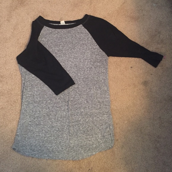 Baseball tee