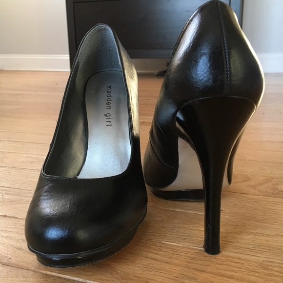 Madden Girl Black Pumps