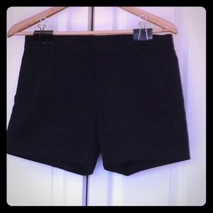 Banana Republic black Avalon shorts. Size 4. NWT