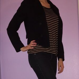 Short jacket with elbow pads