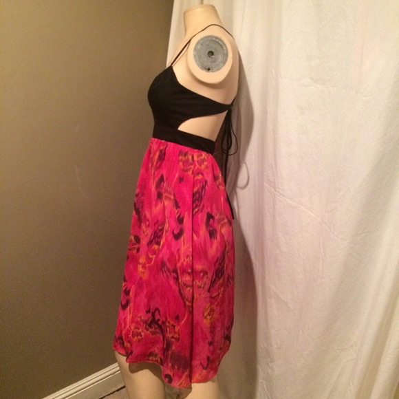 ❌SOLD❌ Black and Pink Flowy Dress with Cutouts - Picture 2 of 4