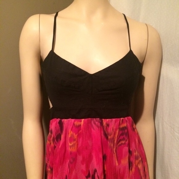 ❌SOLD❌ Black and Pink Flowy Dress with Cutouts - Picture 4 of 4