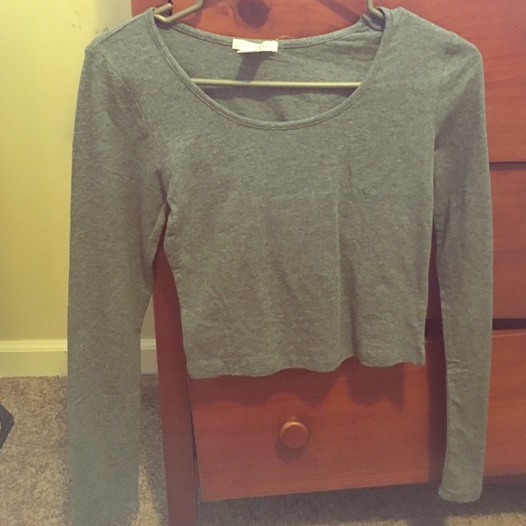 Long sleeved crop top