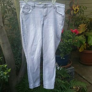 Light Gray jean old navy Rockstar mid rise