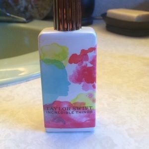 Taylor Swift: Incredible Things perfume