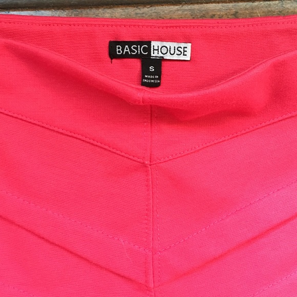 Hot Pink Skirt - Picture 2 of 4