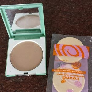 Clinque oilfree matte powder