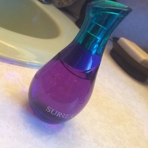 Avon: Surreal perfume