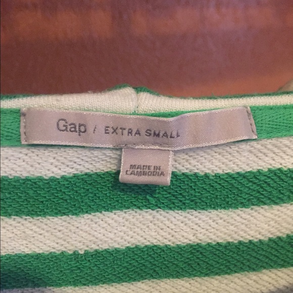 GAP pullover hooded top - Picture 3 of 3