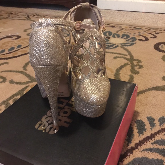 heels - Picture 2 of 2