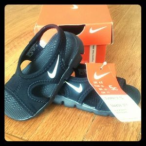 Nike Toddler size 5 Sandal