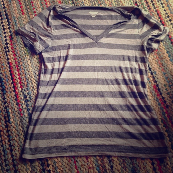 Gray striped tee
