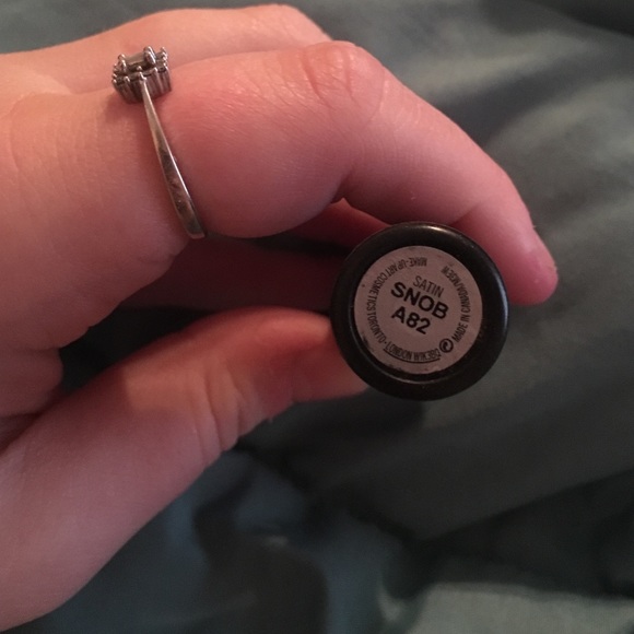 MAC Snob - Satin Finish OPEN TO OFFERS - Picture 2 of 4