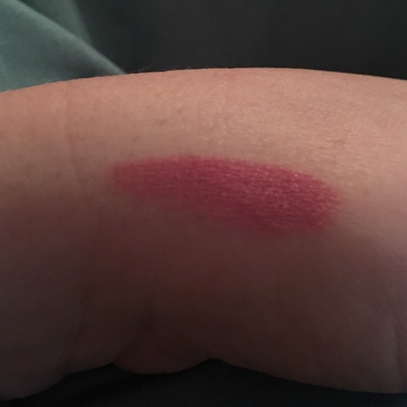 MAC Snob - Satin Finish OPEN TO OFFERS - Picture 4 of 4