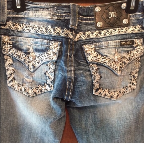 Miss me Jeans size 29, bling pockets.