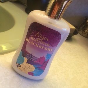Bath & Body Works: Napa Autumn Blackberry