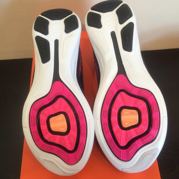 🎈NIB🎈 Nike Flyknit Lunar 3 Pink Foil/Black - Picture 4 of 4