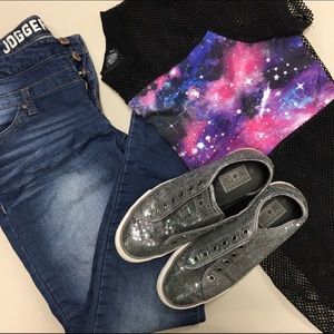 Size 8 sequin one star converse