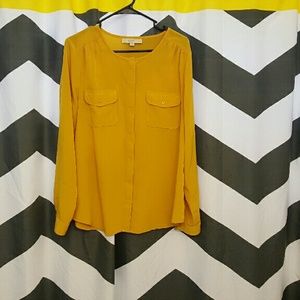 Mustard loft top.