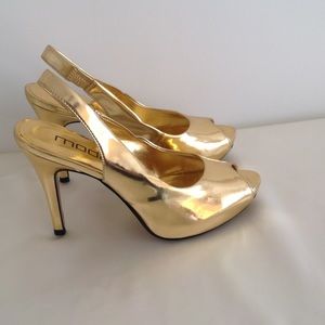 REDUCED! Midas touch gold shoes by Moda -Like new!